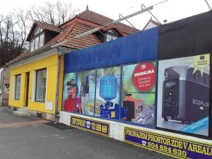 Pronájem obchodního prostoru, Hradec Králové, Pražská třída, 60 m2