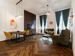 Prodej bytu 2+kk, Horní Planá, Náměstí, 59 m2