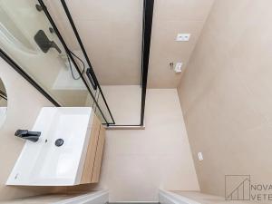 Pronájem bytu 2+kk, Praha - Žižkov, Jeseniova, 45 m2