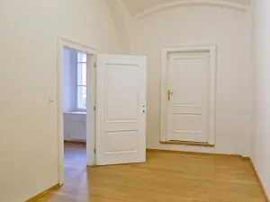 Pronájem kanceláře, Praha - Malá Strana, Karmelitská, 80 m2