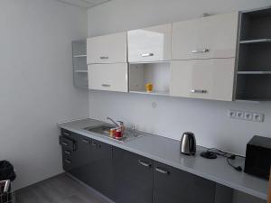 Pronájem kanceláře, Brno, Heršpická, 380 m2