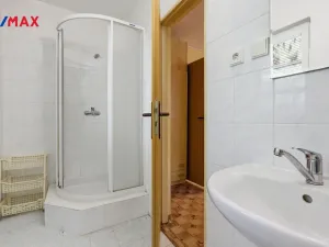 Prodej ubytování, Nová Role - Mezirolí, 795 m2