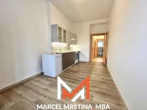 Pronájem bytu 2+1, Náchod, Husovo náměstí, 74 m2