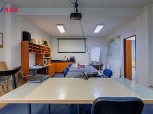 Prodej výrobních prostor, Karlovy Vary - Rybáře, Sokolovská, 1766 m2