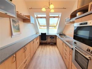 Pronájem bytu 2+kk, Praha, Patočkova, 80 m2