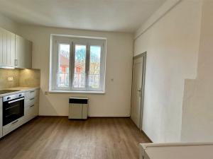 Pronájem bytu 2+1, Cheb, Májová, 63 m2