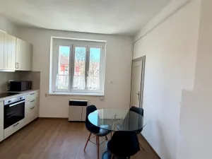 Pronájem bytu 2+1, Cheb, Májová, 63 m2