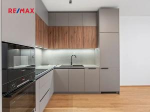 Pronájem bytu 2+kk, Praha - Radlice, U Komína, 54 m2