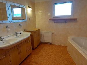 Pronájem rodinného domu, Valašské Meziříčí, Kouty, 120 m2