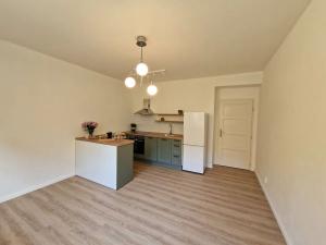 Pronájem bytu 2+kk, Praha - Smíchov, Křížová, 42 m2