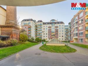 Prodej bytu 2+kk, Praha, V kapslovně, 58 m2