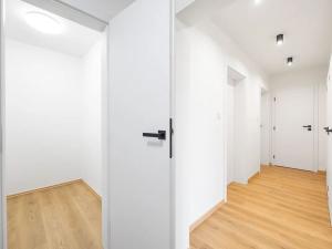 Prodej bytu 3+kk, Praha - Prosek, Vysočanská, 82 m2