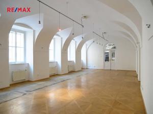 Pronájem obchodního prostoru, Praha - Malá Strana, Karmelitská, 115 m2