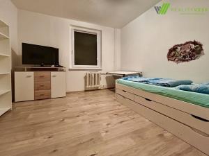 Prodej bytu 3+1, Uherský Ostroh - Ostrožské Předměstí, Sídliště, 73 m2