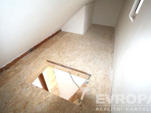 Pronájem bytu 1+kk, Praha - Žižkov, Biskupcova, 33 m2