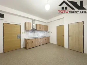 Pronájem bytu 2+1, Jaroměř, Husova, 65 m2