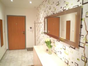 Pronájem bytu 2+kk, Praha - Modřany, K Vltavě, 60 m2