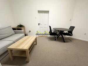 Pronájem kanceláře, Praha, Pernerova, 88 m2