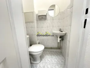 Pronájem kanceláře, Praha, Pernerova, 88 m2