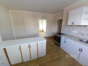 Prodej bytu 2+1, Ražice, 80 m2