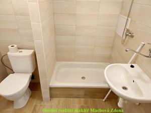 Pronájem bytu 1+kk, Praha - Stodůlky, Chalabalova, 36 m2