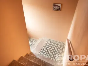 Prodej činžovního domu, Praha - Lipence, 958 m2