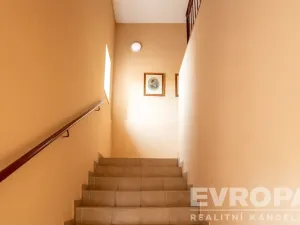 Prodej činžovního domu, Praha - Lipence, 958 m2