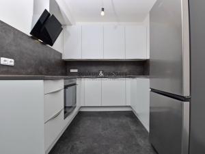 Prodej bytu 2+kk, Praha, Návarovská, 61 m2