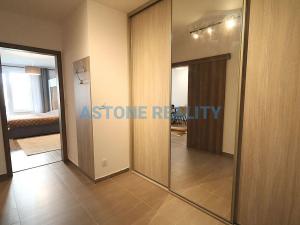 Pronájem bytu 2+kk, Praha - Strašnice, Zvěřinova, 121 m2