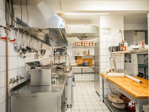 Pronájem restaurace, Praha - Strašnice, Gutova, 301 m2