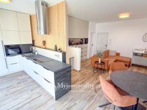 Prodej bytu 4+kk, Hluboké Mašůvky, 89 m2