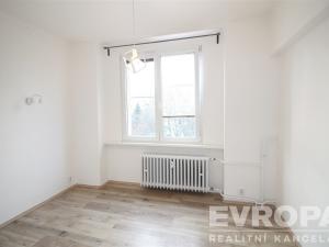 Pronájem bytu 2+1, Praha - Vršovice, Jakutská, 42 m2