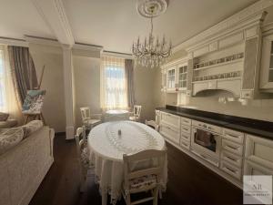 Prodej bytu 3+kk, Karlovy Vary, Zeyerova, 134 m2