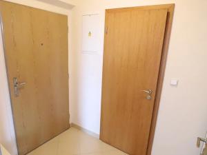 Pronájem bytu 1+kk, Praha - Hloubětín, Nademlejnská, 33 m2