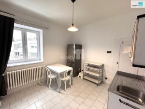 Pronájem bytu 1+1, Praha - Kobylisy, Zlonínská, 49 m2
