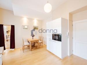 Pronájem bytu 1+1, Praha, Štěpánská, 46 m2