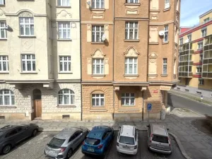 Pronájem bytu 2+1, Karlovy Vary, K. Čapka, 57 m2