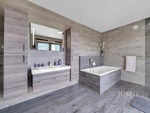 Prodej vily, Stará Huť, 188 m2