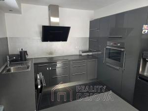 Prodej rodinného domu, Hrabyně, 180 m2