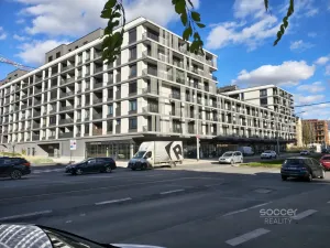 Pronájem garážového stání, Praha - Vysočany, Střídavá, 13 m2