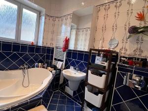 Prodej bytu 3+1, Karlovy Vary, Svahová, 98 m2