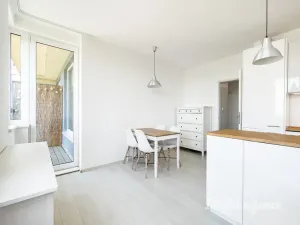 Pronájem bytu 2+kk, Praha - Troja, Hnězdenská, 45 m2