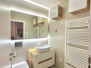 Pronájem bytu 4+kk, Praha - Strašnice, Zvěřinova, 109 m2