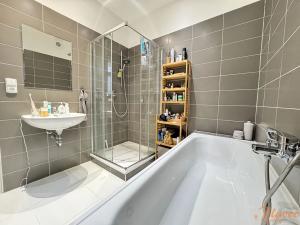 Pronájem bytu 2+kk, Praha - Staré Město, Národní, 68 m2