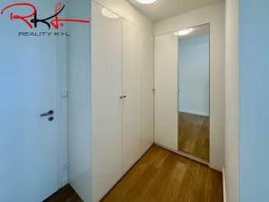 Pronájem bytu 2+kk, Praha, Stočesova, 58 m2