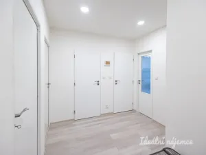 Pronájem bytu 3+1, Praha - Háje, Tatarkova, 77 m2