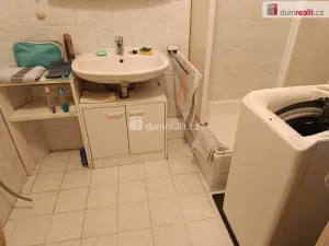 Pronájem bytu 1+kk, Praha - Holešovice, Na Maninách, 35 m2