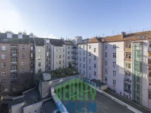 Prodej bytu 2+kk, Praha - Bubeneč, V. P. Čkalova, 51 m2