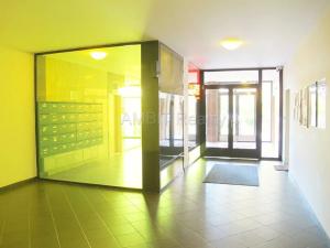 Pronájem bytu 2+kk, Praha - Hlubočepy, Voskovcova, 42 m2