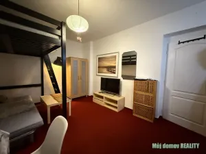 Pronájem bytu 1+kk, Praha - Dolní Chabry, Prunéřovská, 18 m2